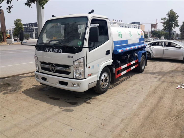 凱馬5方綠化灑水車(chē)